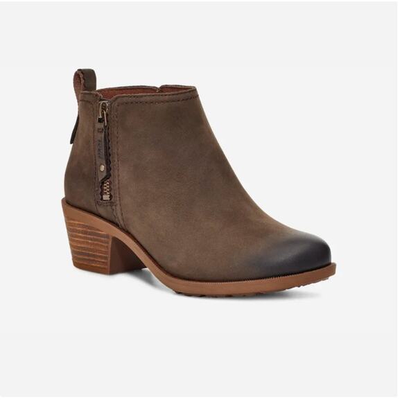 Teva Rapid Anaya Chelsea Brown Boots Waterproof Leather Size 9 NWOB Stylish Warm - Picture 1 of 12